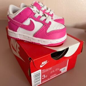 Nike dunks hot pink